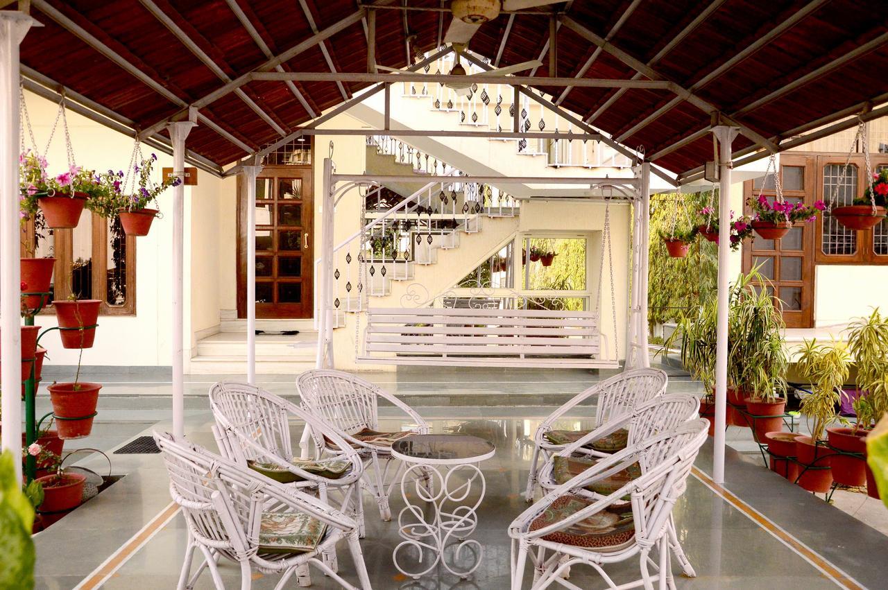 Hotel Sukhvilas Jaipur Eksteriør billede